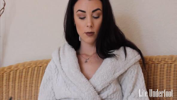 Skyla #4 Seductive Slippers Shoeplay HD - MP4